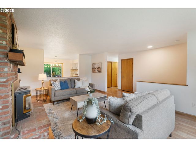 24950 Ne AIRPORT Rd, Aurora, OR 97002