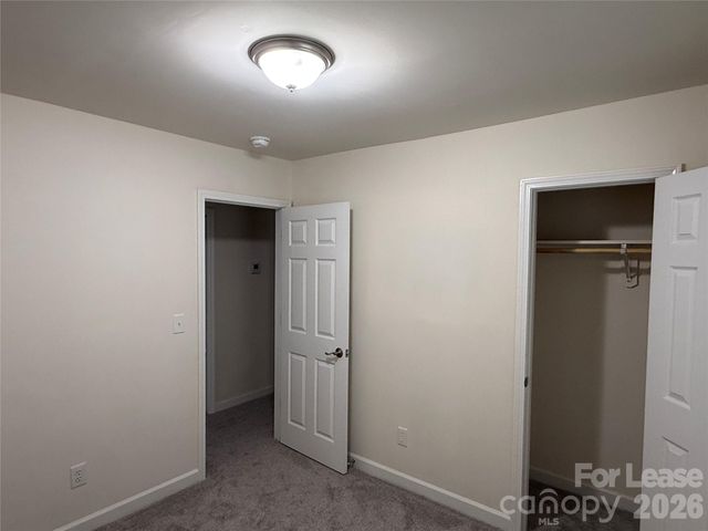 404 Kingville Drive, Charlotte, NC 28213