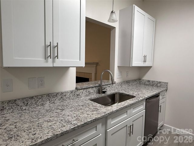 404 Kingville Drive, Charlotte, NC 28213
