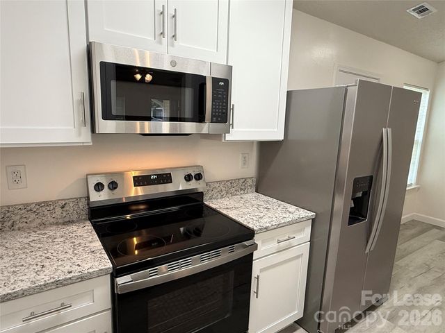 404 Kingville Drive, Charlotte, NC 28213