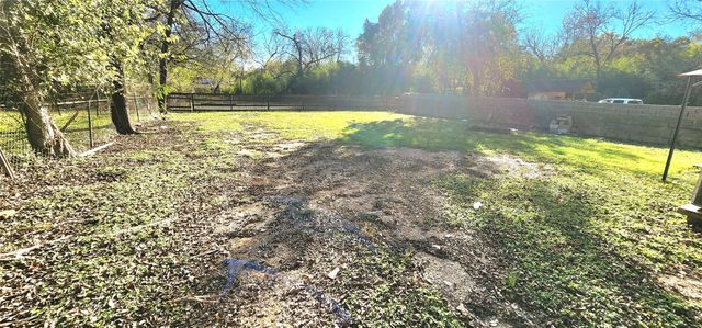 8525 Oak Haven Lane, Dallas, TX 75217