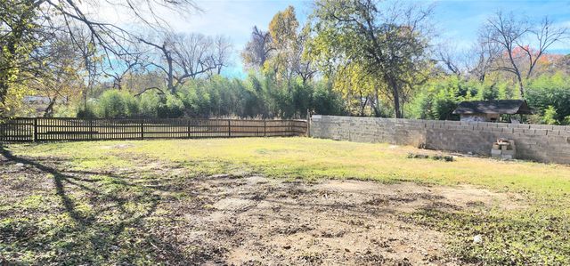 8525 Oak Haven Lane, Dallas, TX 75217