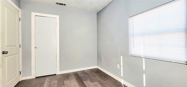 8525 Oak Haven Lane, Dallas, TX 75217