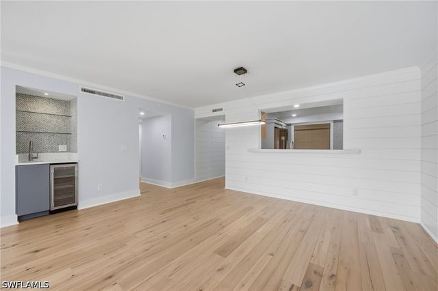 6080 Pelican Bay BLVD 205A, Naples, FL 34108