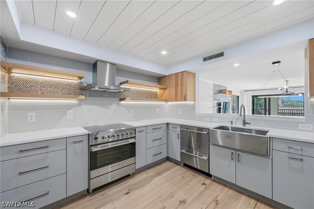 6080 Pelican Bay BLVD 205A, Naples, FL 34108