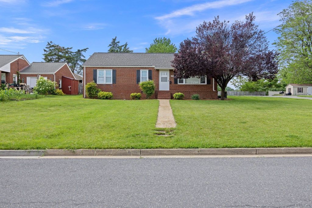 475 HARTMAN DR, Harrisonburg, VA 22802