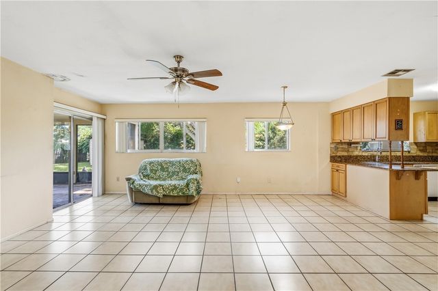 820 23rd Place SW, Vero Beach, FL 32962