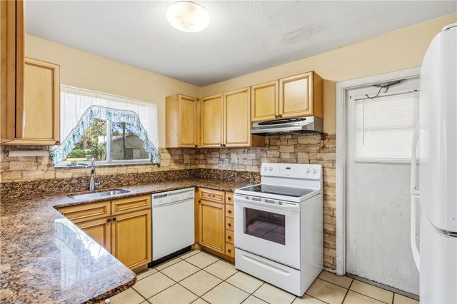 820 23rd Place SW, Vero Beach, FL 32962