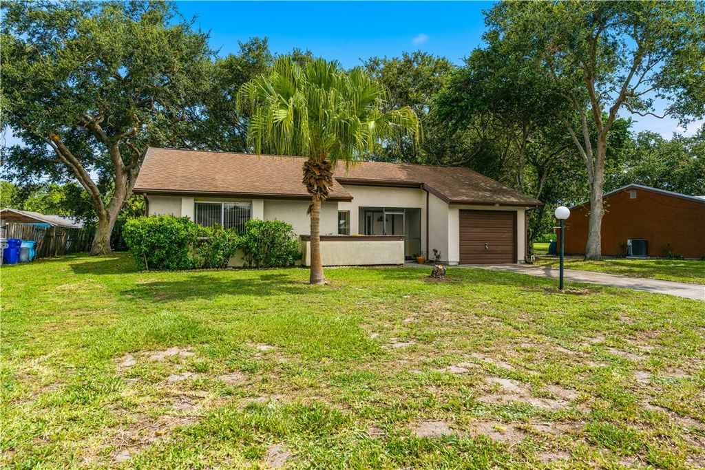 820 23rd Place SW, Vero Beach, FL 32962