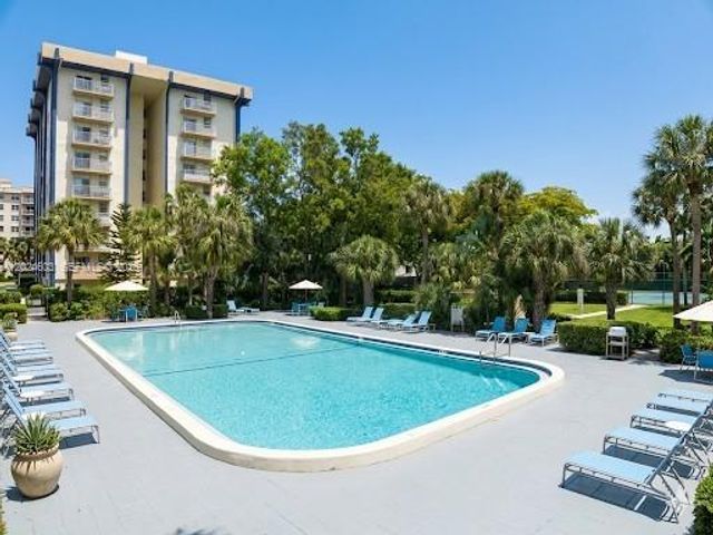 4550 NW 9th St 203E, Miami, FL 33126