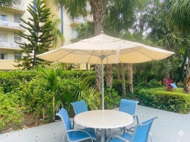 4550 NW 9th St 203E, Miami, FL 33126