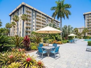 4550 NW 9th St 203E, Miami, FL 33126
