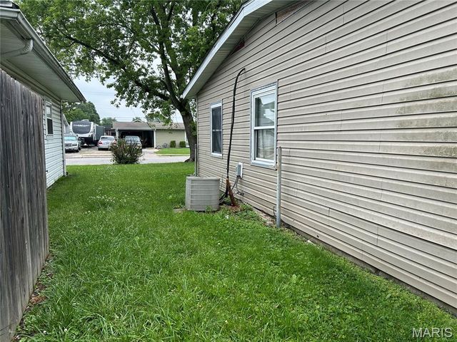 2829 Edgewood Avenue, Granite City, IL 62040