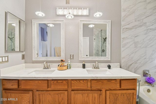 704 E WINDSOR Drive, Gilbert, AZ 85296