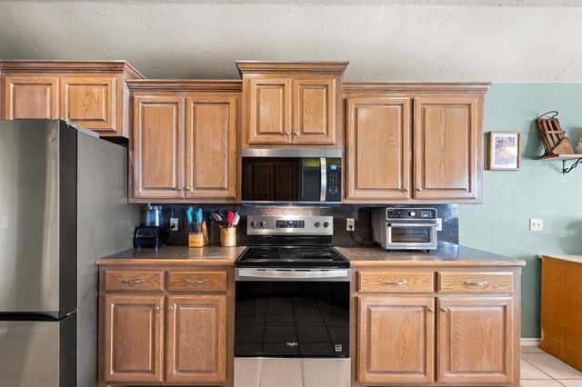 12524 SW 12th Street, Yukon, OK 73099