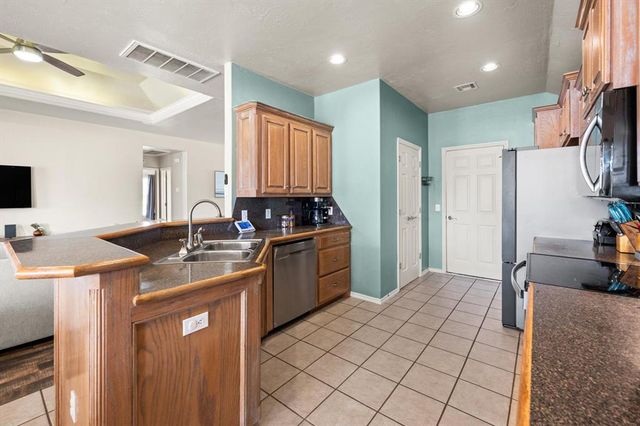 12524 SW 12th Street, Yukon, OK 73099