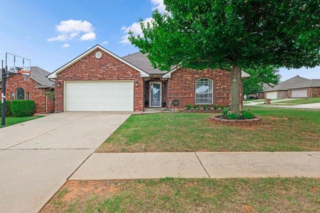12524 SW 12th Street, Yukon, OK 73099
