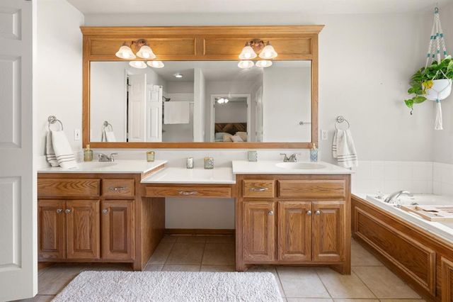 12524 SW 12th Street, Yukon, OK 73099
