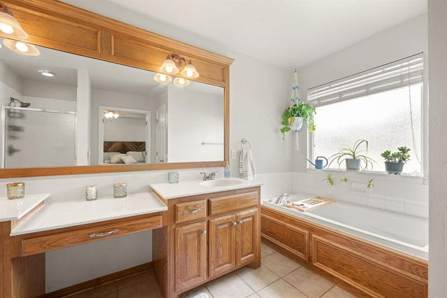 12524 SW 12th Street, Yukon, OK 73099