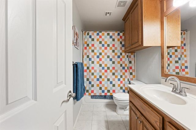12524 SW 12th Street, Yukon, OK 73099