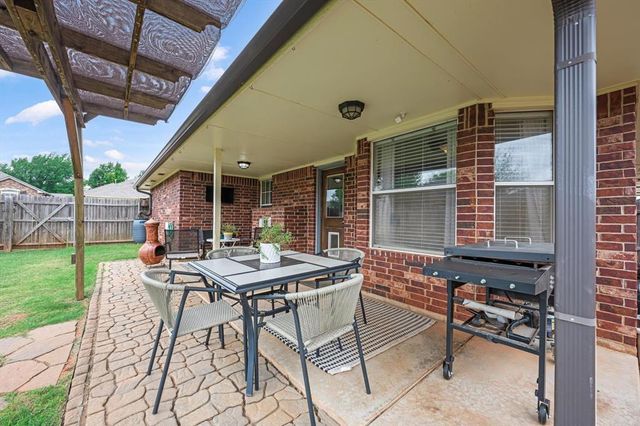 12524 SW 12th Street, Yukon, OK 73099