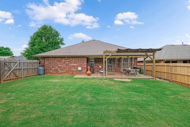 12524 SW 12th Street, Yukon, OK 73099