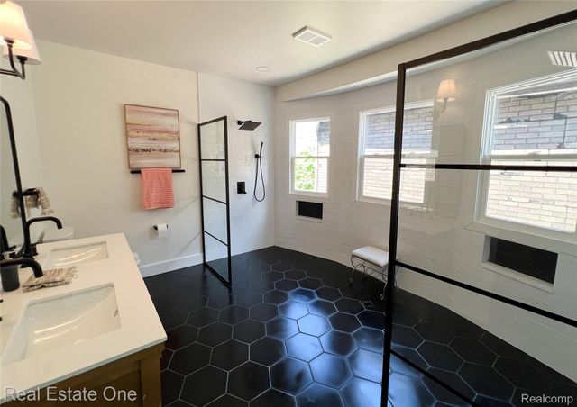 3461 Sheridan Street, Detroit, MI 48214