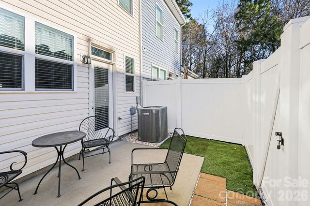 112 N Canyon Ridge Drive, Mount Holly, NC 28120