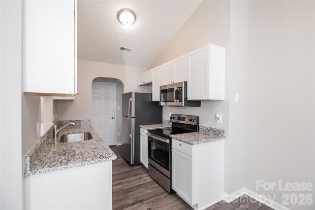 1120 Summit Hills Drive, Charlotte, NC 28214