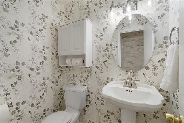 9810 W 100th Terrace, Overland Park, KS 66212