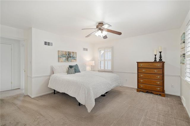 9810 W 100th Terrace, Overland Park, KS 66212