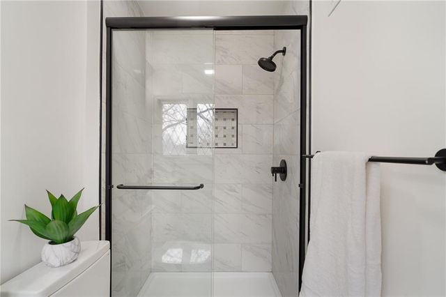 9810 W 100th Terrace, Overland Park, KS 66212