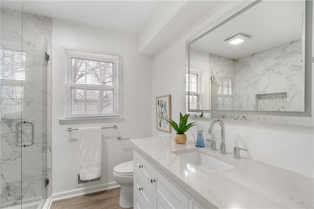 9810 W 100th Terrace, Overland Park, KS 66212