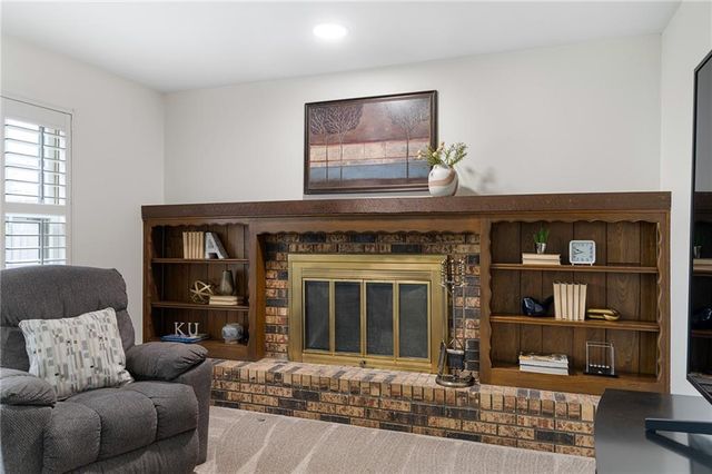 9810 W 100th Terrace, Overland Park, KS 66212