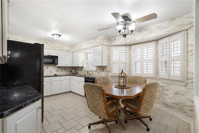 9810 W 100th Terrace, Overland Park, KS 66212