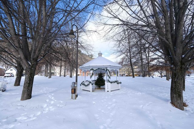 818 Main Street, Cavendish, VT 05142