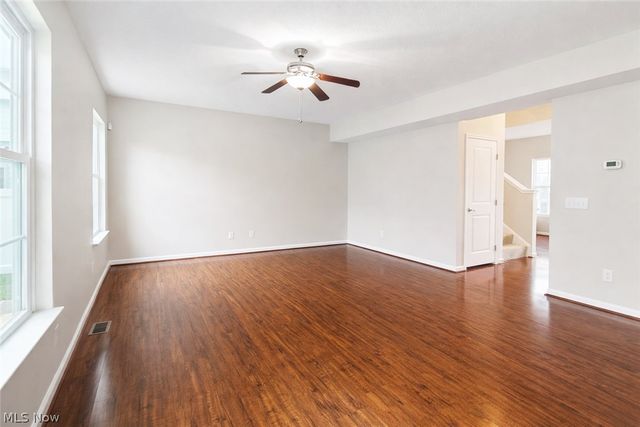 38446 Foxglen Avenue, Avon, OH 44011