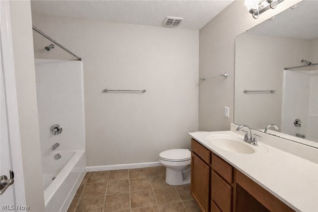 38446 Foxglen Avenue, Avon, OH 44011