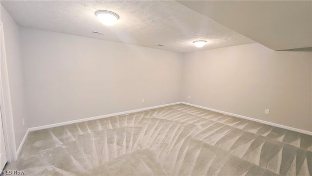 38446 Foxglen Avenue, Avon, OH 44011