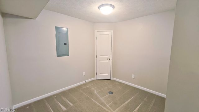 38446 Foxglen Avenue, Avon, OH 44011