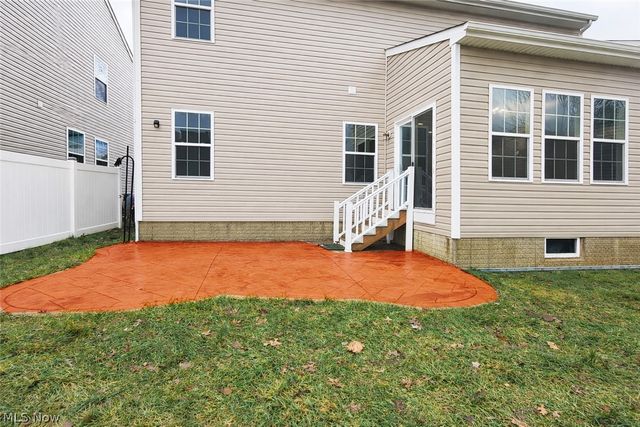 38446 Foxglen Avenue, Avon, OH 44011