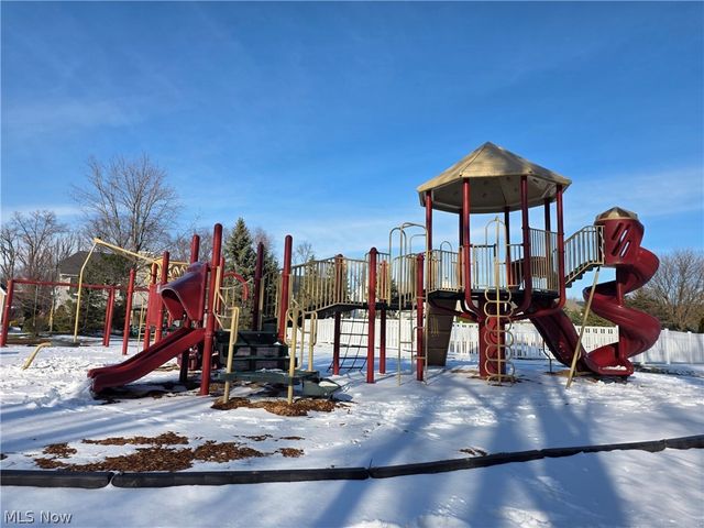 38446 Foxglen Avenue, Avon, OH 44011