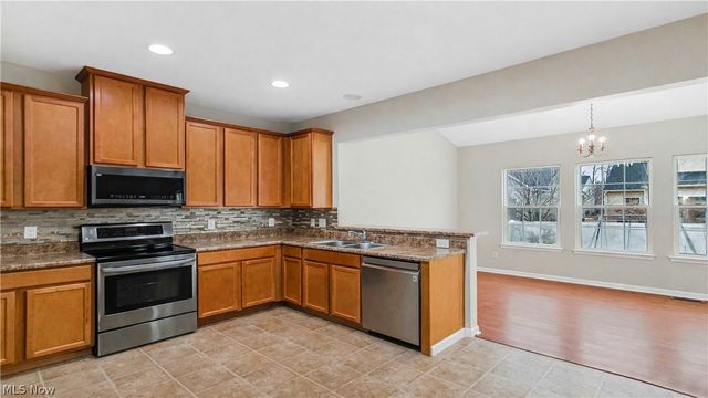 38446 Foxglen Avenue, Avon, OH 44011