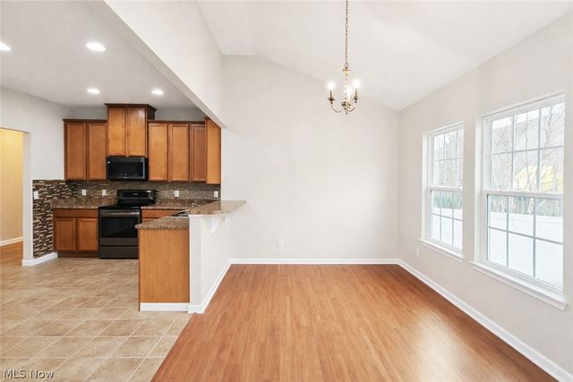 38446 Foxglen Avenue, Avon, OH 44011