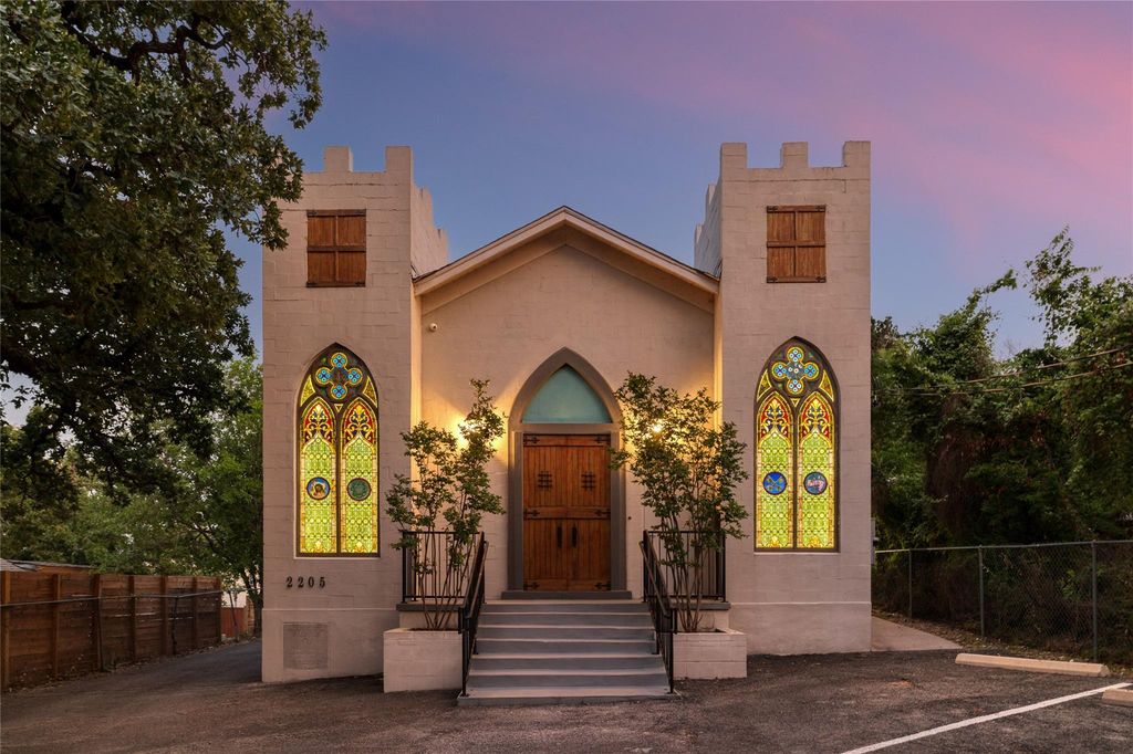 2205 E 12th ST, Austin, TX 78702
