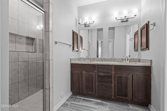 985 Barbara Avenue, Socorro, TX 79927