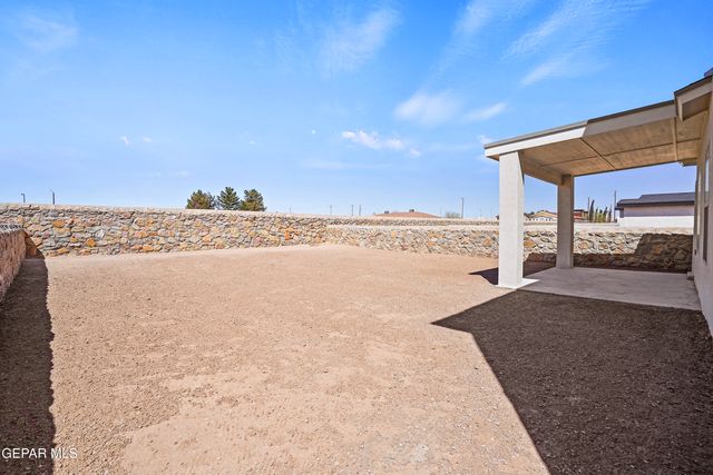 985 Barbara Avenue, Socorro, TX 79927