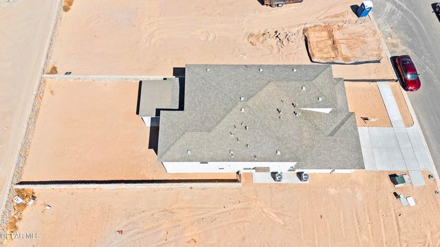 985 Barbara Avenue, Socorro, TX 79927