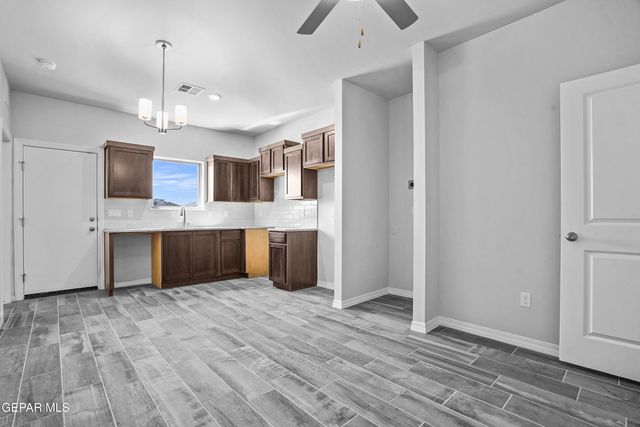 985 Barbara Avenue, Socorro, TX 79927