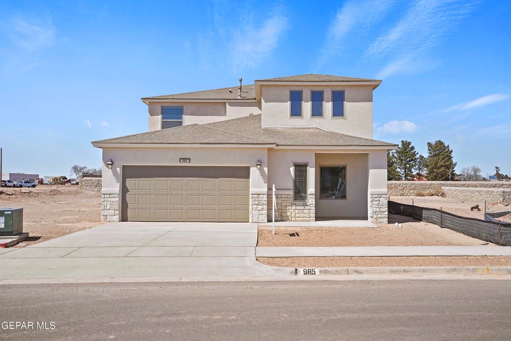 985 Barbara Avenue, Socorro, TX 79927